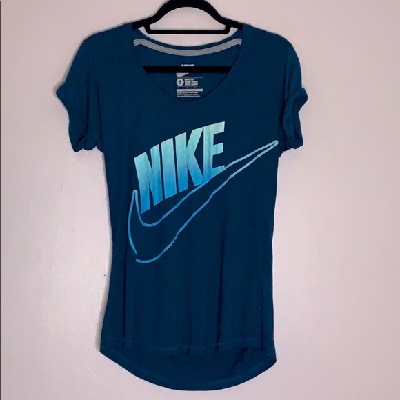 Nike Graphic Swoosh Loose Fit Coupe Large short sleeve graphic swoosh T-shirt - Picture 1 of 7
